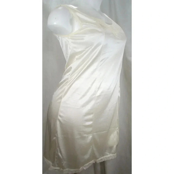 Heavenly Shapewear Style 9145X Satin Full Slip Size MEDIUM White NWT  New with T - Picture 3 of 5